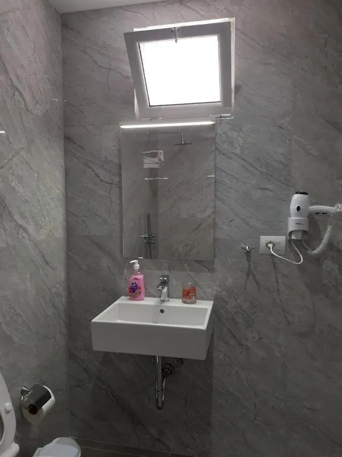 Apartaments Rraku Sarandë Apartamento