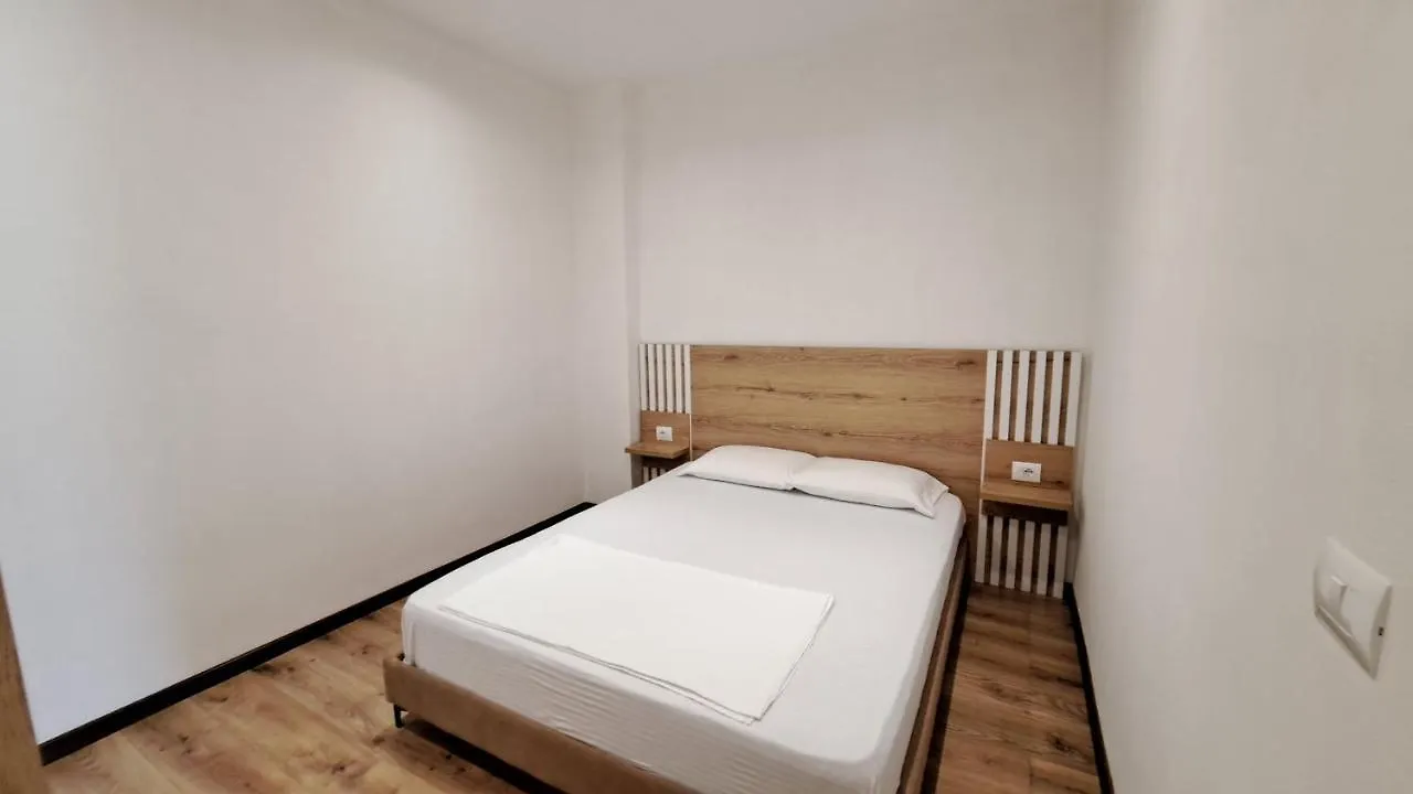 Apartaments Rraku Sarandë 0*,