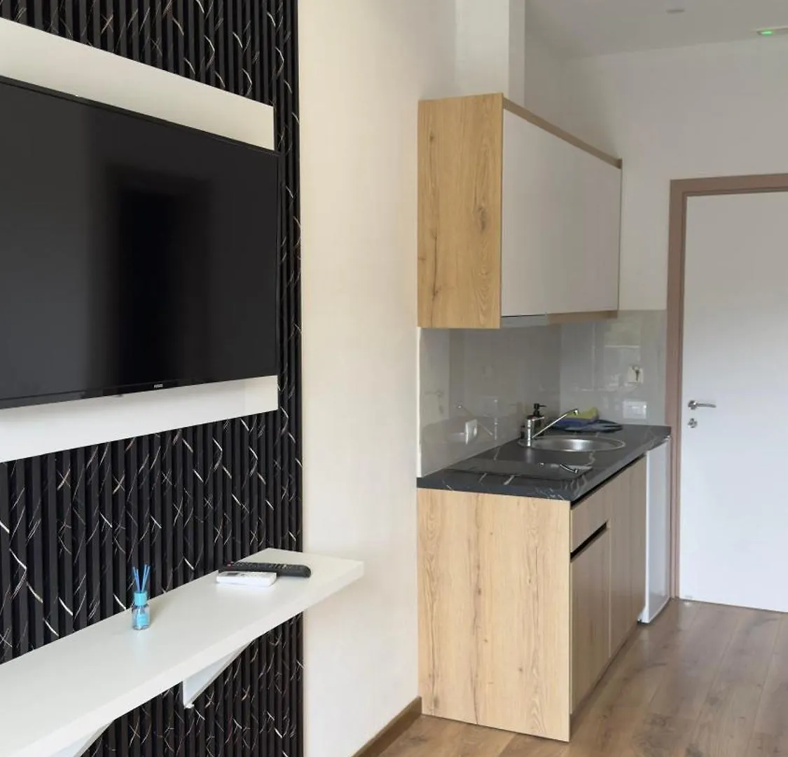 Apartaments Rraku Sarandë 0*,